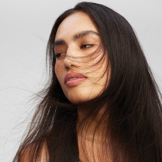 Everyday Leave-in Treatment. silikonefri formel absorberes hurtigt i håret og virker plejende