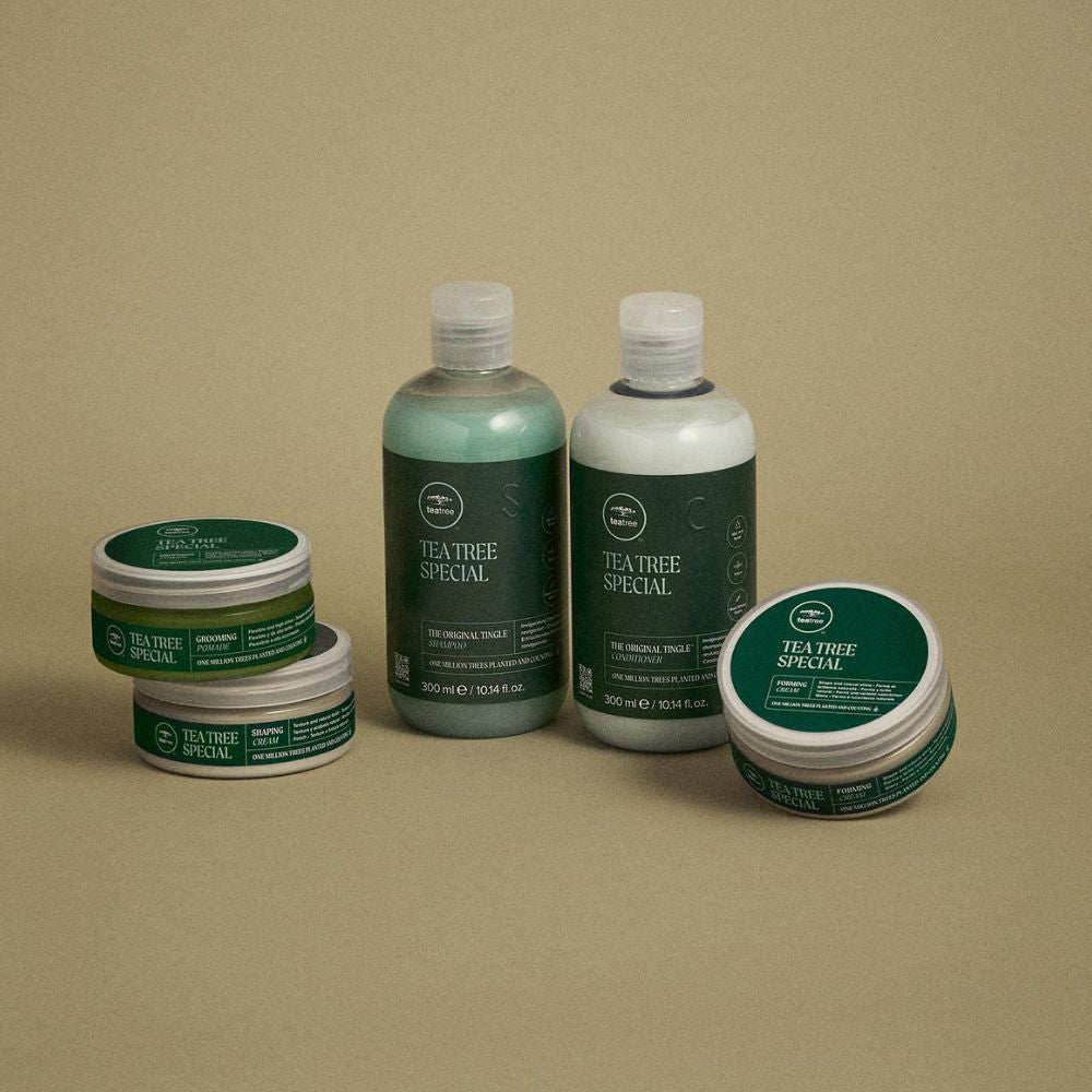 Formel med australsk tea tree-olie og blødgørende ingredienser for et naturligt, bevægeligt hold.
