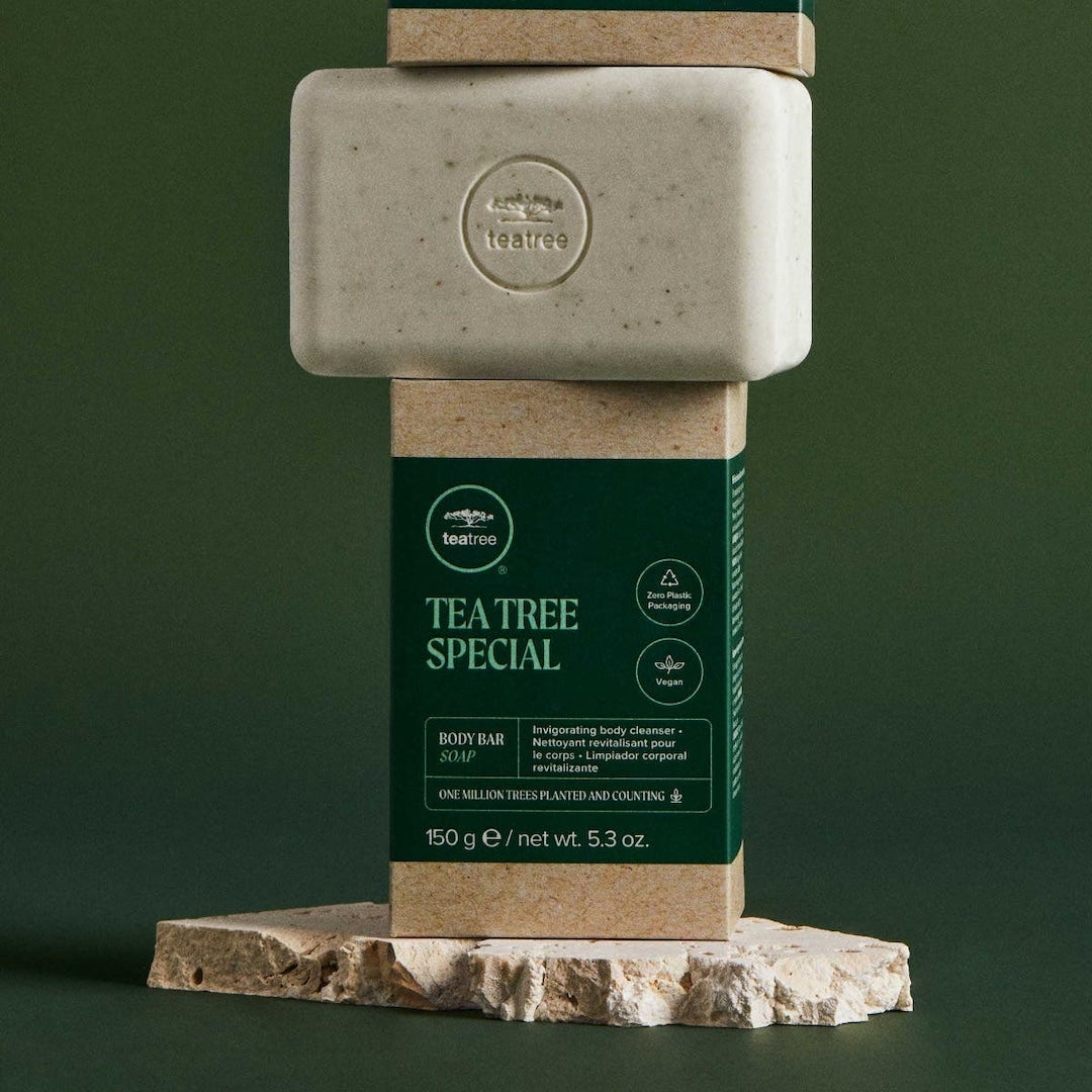 Persilleflager fjerner blidt døde hudceller, mens Tea tree renser huden i dybden.
